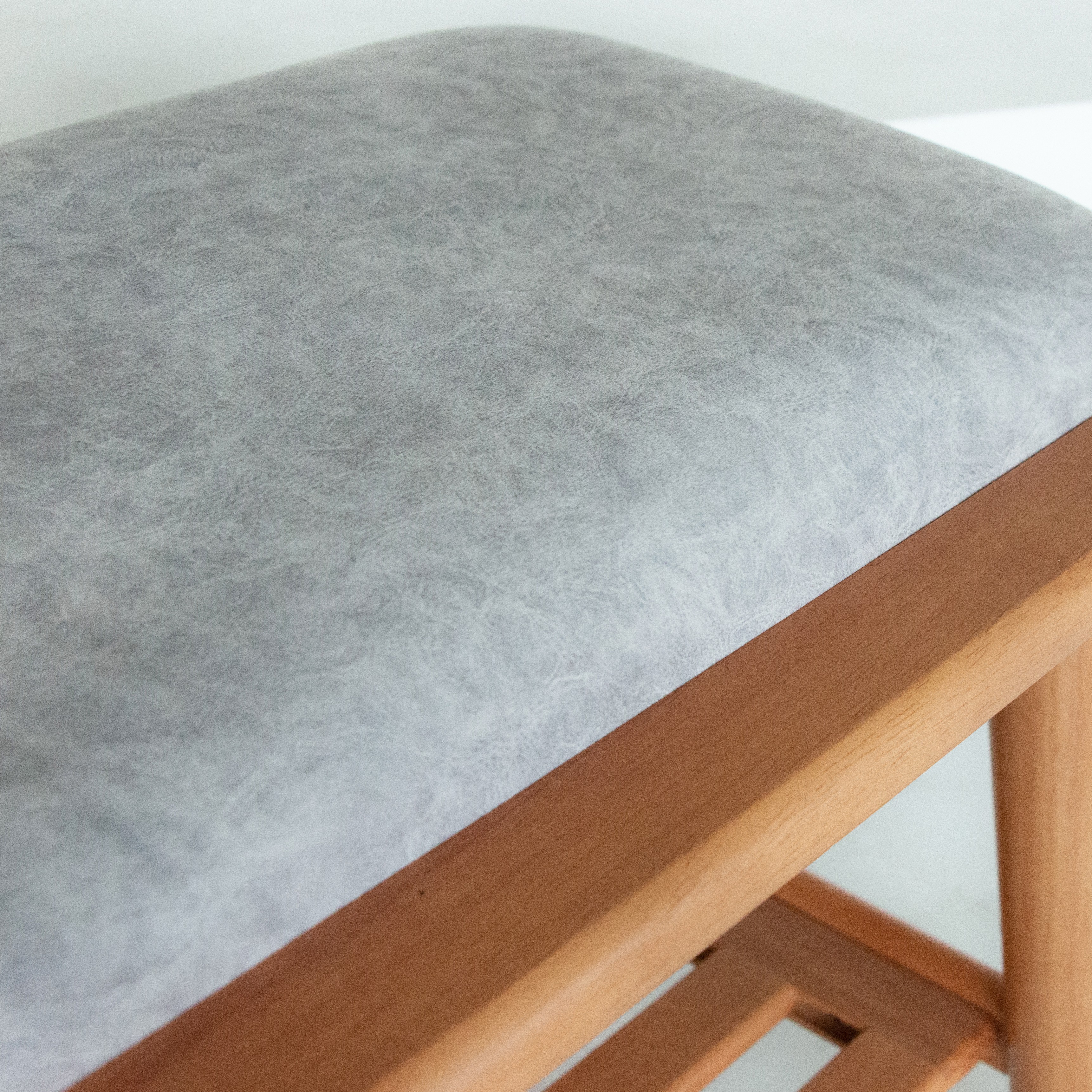 ม้านั่งใส่รองเท้าไม้ยางพารา MAAI DESIGN รุ่น KUTSU BENCH สีโอ๊ค